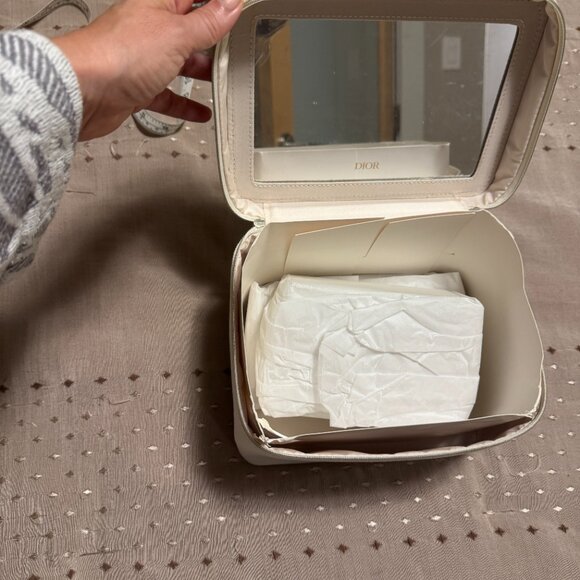 BNIB Dior Beauty Vanity Case Set - Picture 8 of 13